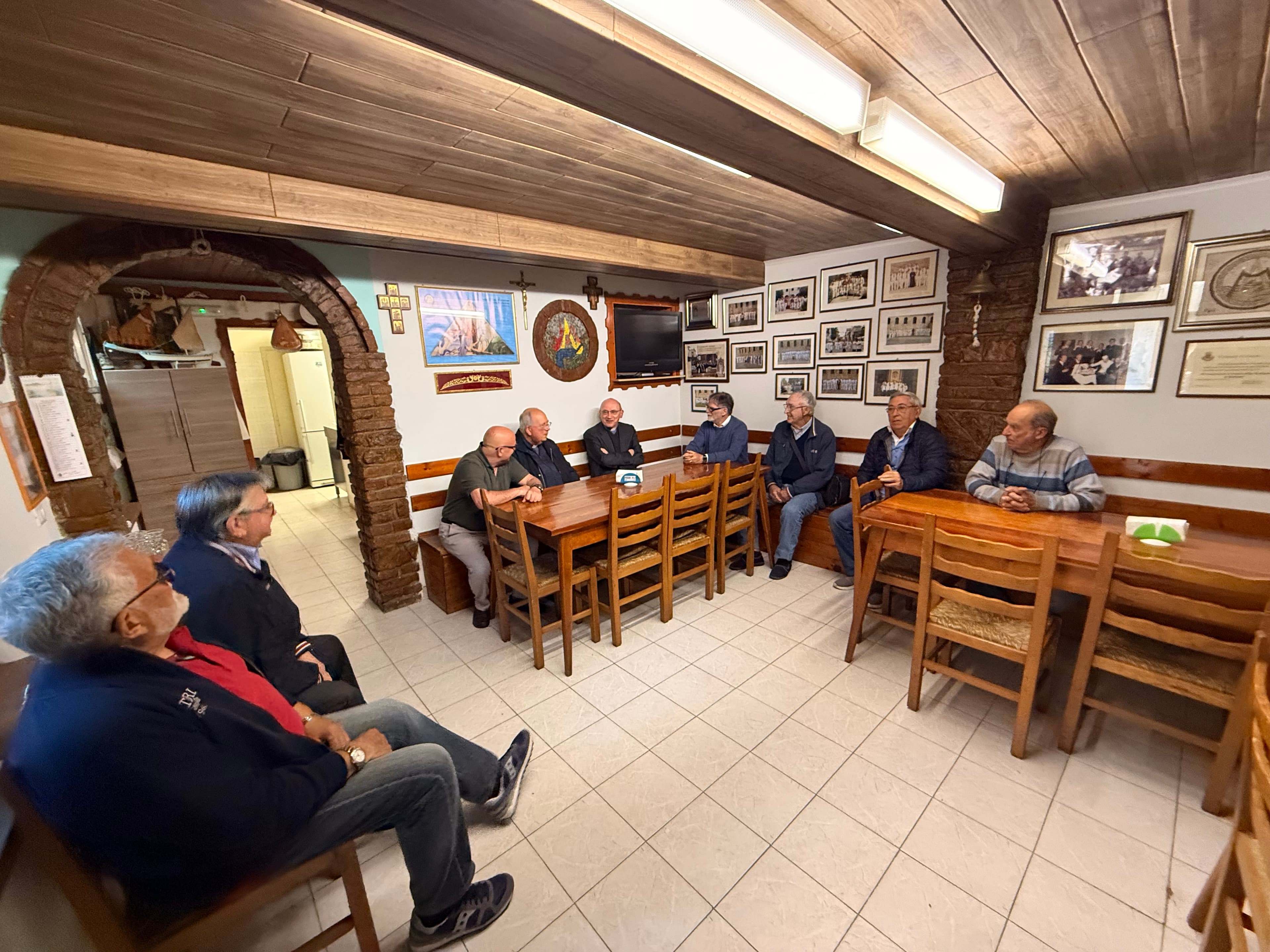 Il vescovo Carlo visita la Caneva